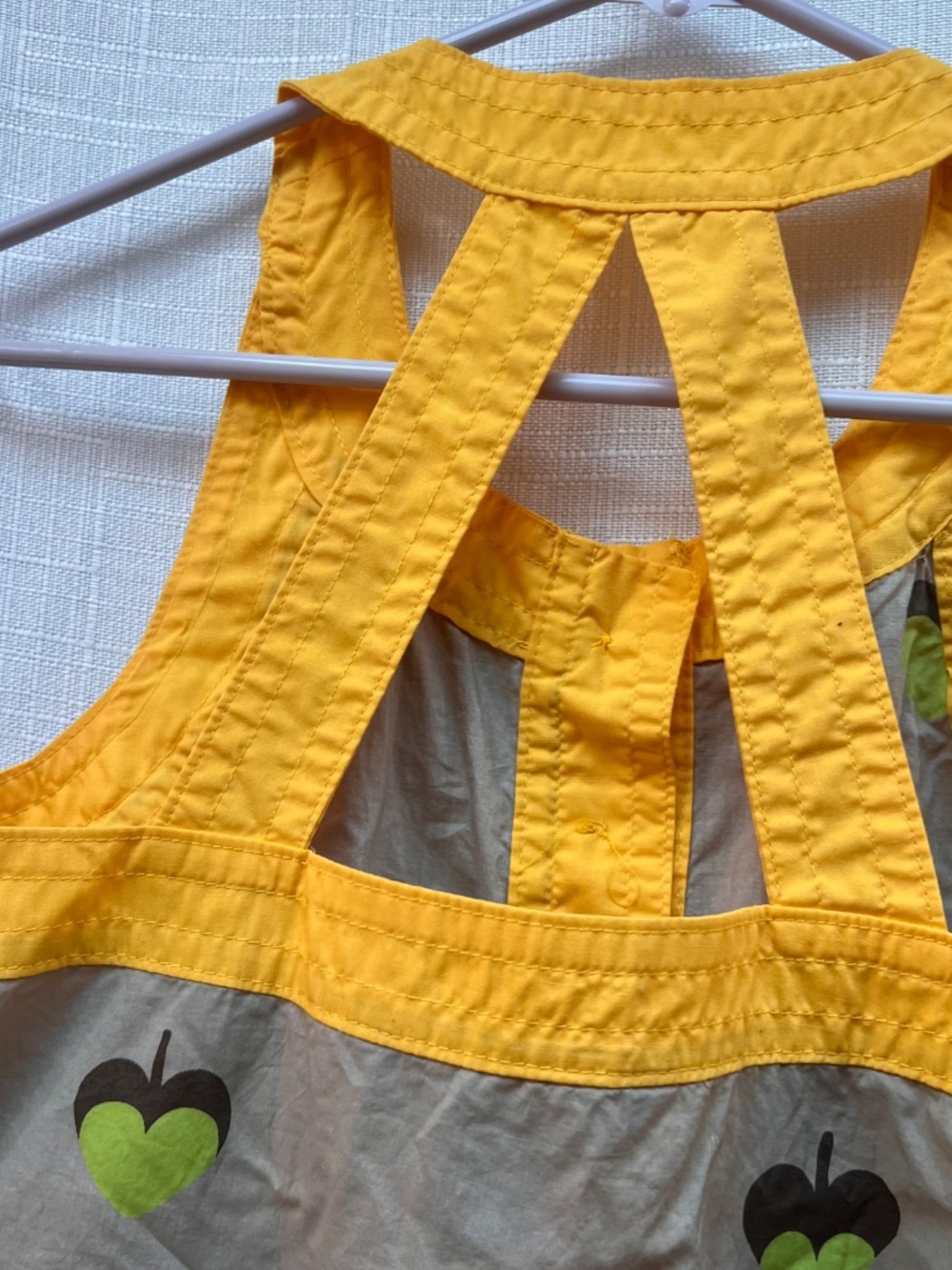 Marc by Marc Jacobs Women's Tank top. Gray/Yellow Acorn Hearts. Button-Up. Size6 - Picture 6 of 13